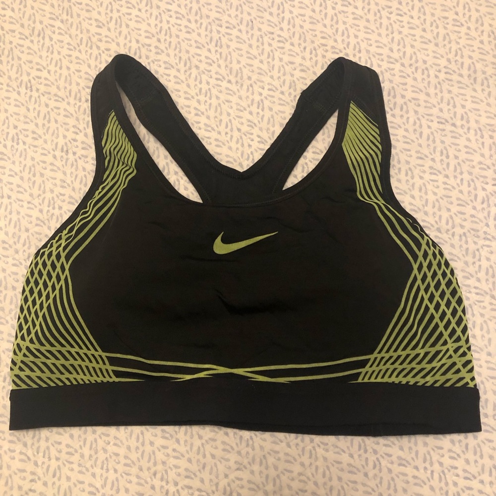 Nike Sports Bra 🖤💚